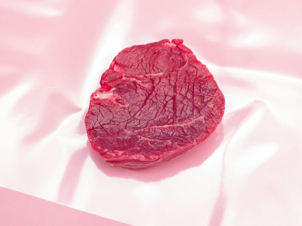 Filet ist eigentlich ein Hüftsteak wir hatten kein Filet beim Fotoshoot und unser Schlachter formte das Hüftsteak ganz pragmatisch zum Filet um